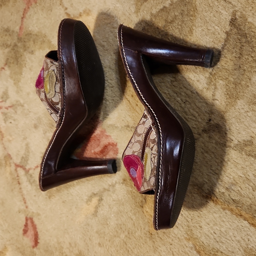 COACH Katalina, brown leather sandal, size 7.